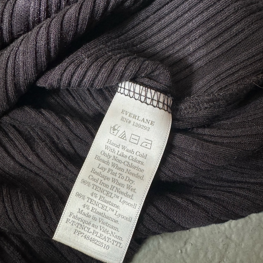 Everlane Ribbed & Ruffled Semi Turtleneck - Picture 4 of 5